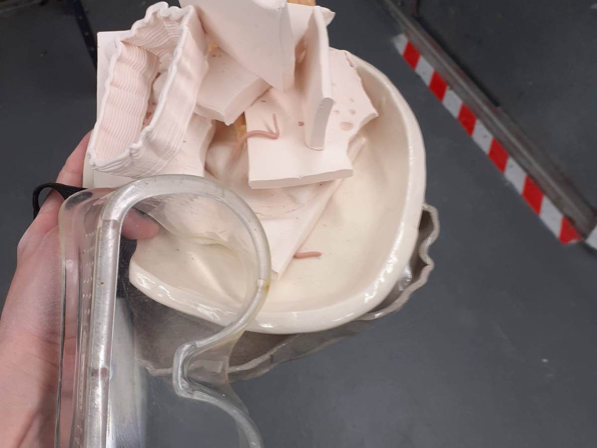 Smashing ceramic test